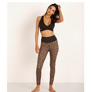 Beach Riot Leopard Animal Print 7/8 Leo Leggings Medium Athleisure new Af3